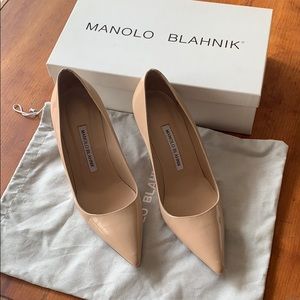Manolo Blahnik Nude Pumps